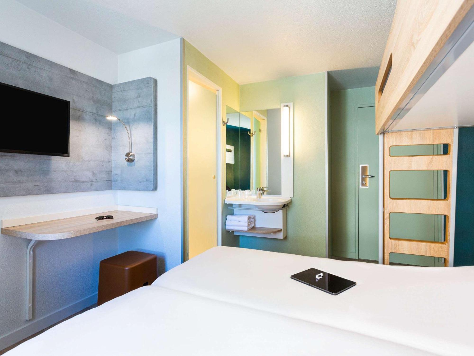 Ibis Budget Bordeaux Centre - Gare Saint Jean Exterior foto